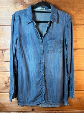 Maurices Blue Denim Button Down Long Sleeve Jean Shirt Size XS 💕💙